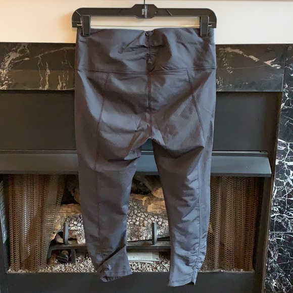 Prana 3/4 Length Yoga Pants - Picture 2 of 6